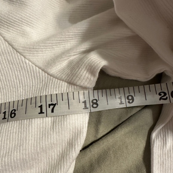 NWT Forever 21 Crop Top. - Picture 5 of 7